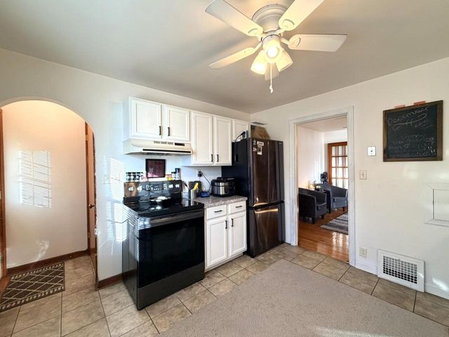 4014 Wright AVENUE, Racine, WI 53405