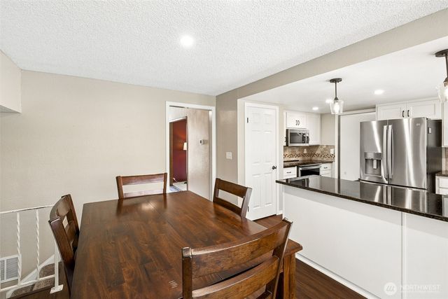 11804 86th Avenue Ct E, Puyallup, WA 98373