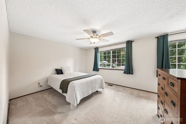 11804 86th Avenue Ct E, Puyallup, WA 98373