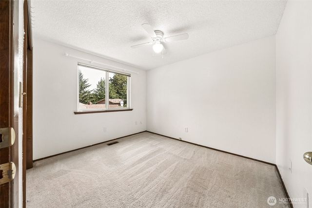 11804 86th Avenue Ct E, Puyallup, WA 98373