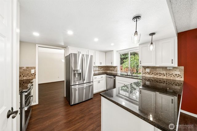 11804 86th Avenue Ct E, Puyallup, WA 98373