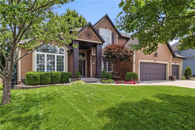 225 NE Misty Meadow Drive, Lee's Summit, MO 64064
