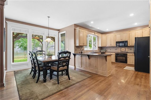 225 NE Misty Meadow Drive, Lee's Summit, MO 64064