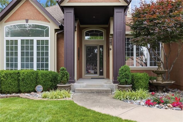 225 NE Misty Meadow Drive, Lee's Summit, MO 64064