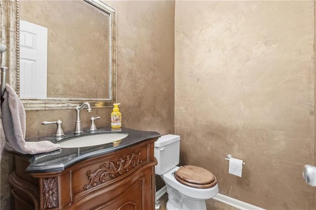 225 NE Misty Meadow Drive, Lee's Summit, MO 64064