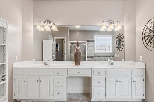 225 NE Misty Meadow Drive, Lee's Summit, MO 64064