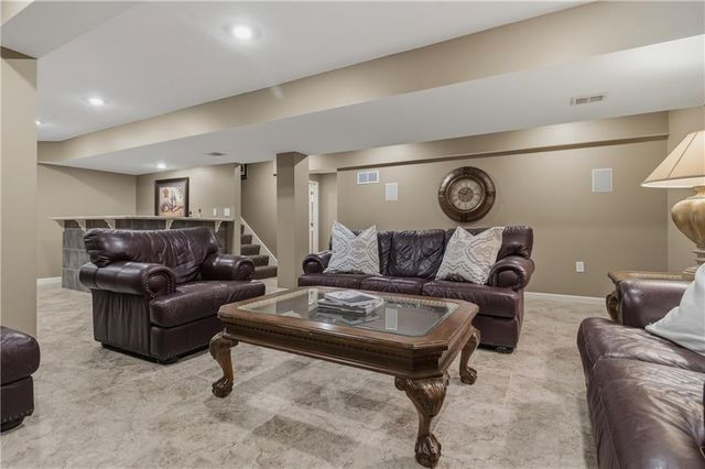 225 NE Misty Meadow Drive, Lee's Summit, MO 64064