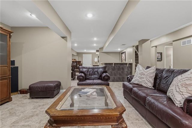 225 NE Misty Meadow Drive, Lee's Summit, MO 64064