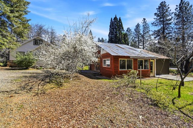 5580 Pony Express Trl, Camino, CA 95709