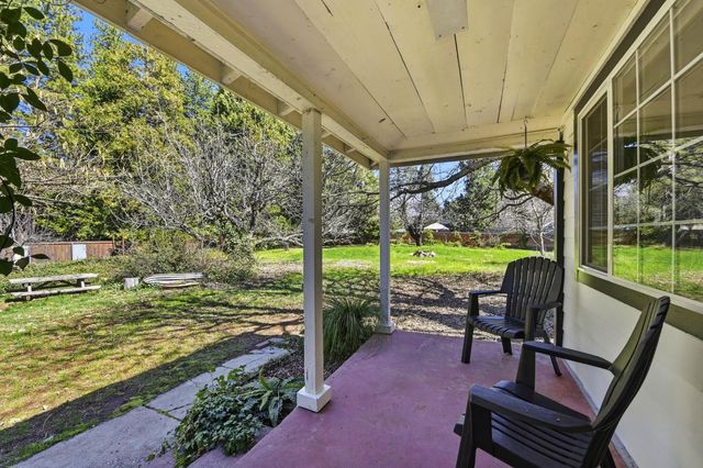 5580 Pony Express Trl, Camino, CA 95709