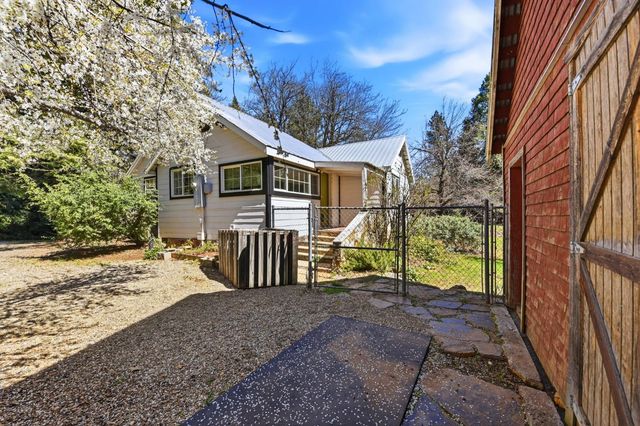 5580 Pony Express Trl, Camino, CA 95709