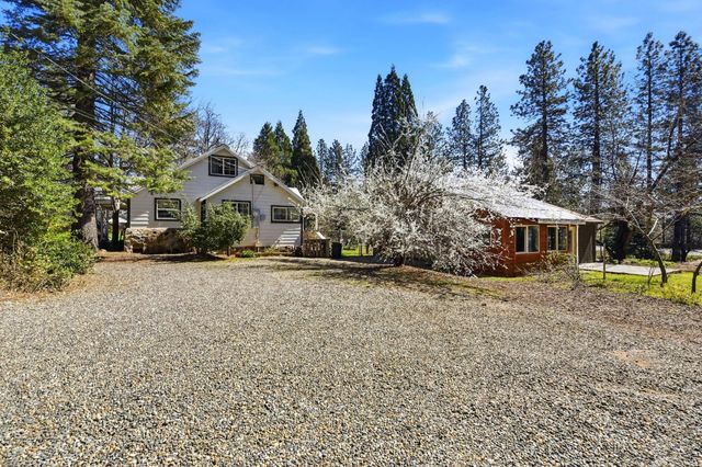 5580 Pony Express Trl, Camino, CA 95709