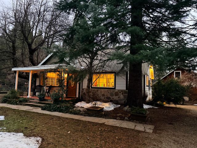 5580 Pony Express Trl, Camino, CA 95709