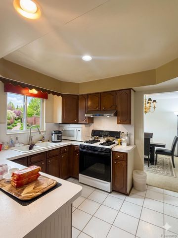 29251 Bon Mar Drive, Warren, MI 48088