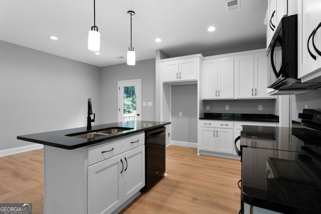 160 Wyatt Way, Summerville, GA 30747