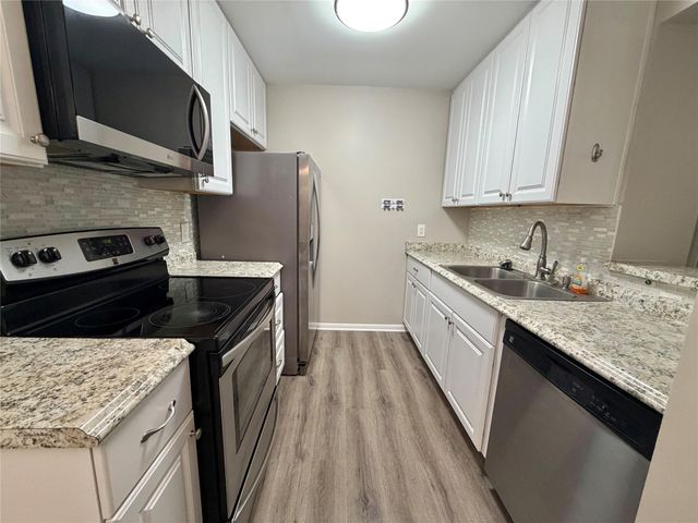 1516 Bay Area Boulevard F4, Houston, TX 77058