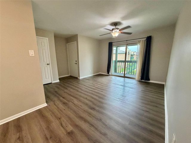 1516 Bay Area Boulevard F4, Houston, TX 77058