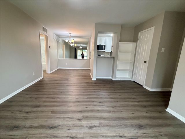 1516 Bay Area Boulevard F4, Houston, TX 77058