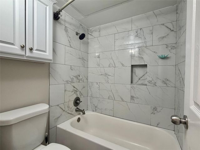 1516 Bay Area Boulevard F4, Houston, TX 77058