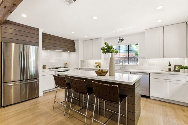 6467 Danbury Lane, Dallas, TX 75214