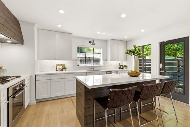 6467 Danbury Lane, Dallas, TX 75214