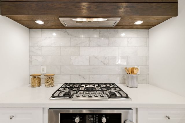 6467 Danbury Lane, Dallas, TX 75214