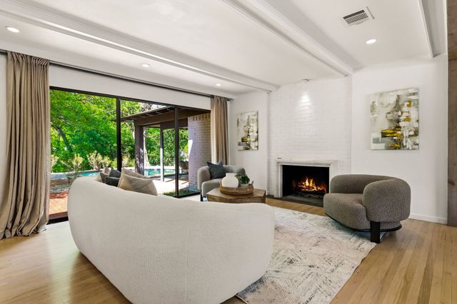 6467 Danbury Lane, Dallas, TX 75214