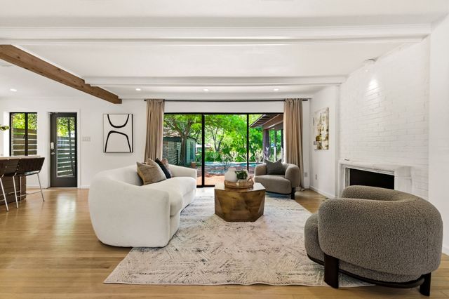 6467 Danbury Lane, Dallas, TX 75214