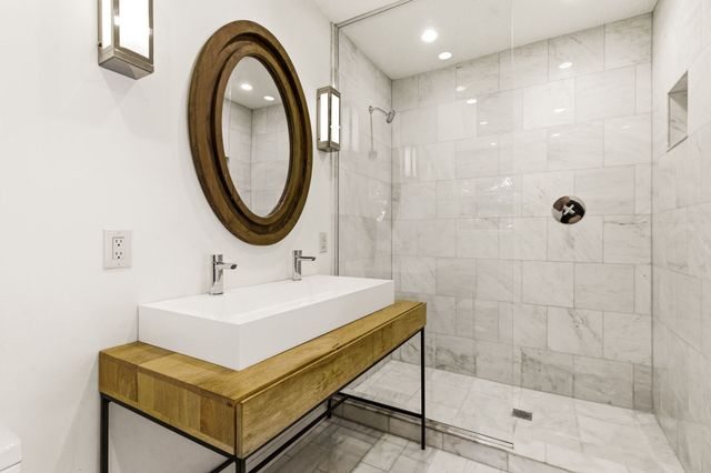 6467 Danbury Lane, Dallas, TX 75214