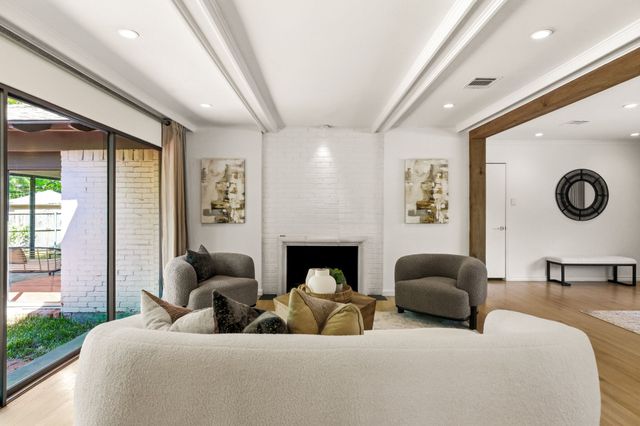 6467 Danbury Lane, Dallas, TX 75214