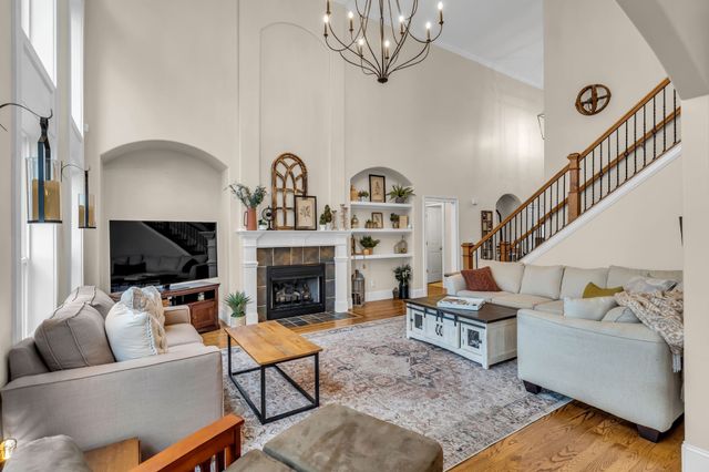 2003 White Rock Cir, Spring Hill, TN 37174