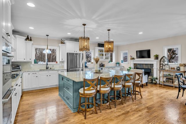 2003 White Rock Cir, Spring Hill, TN 37174