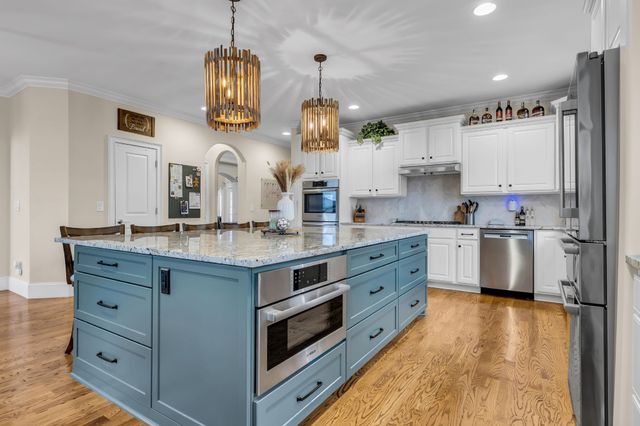 2003 White Rock Cir, Spring Hill, TN 37174