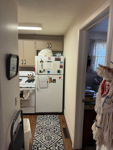 804 Azalea Street SE, Demotte, IN 46310