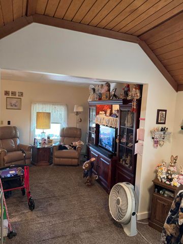 804 Azalea Street SE, Demotte, IN 46310