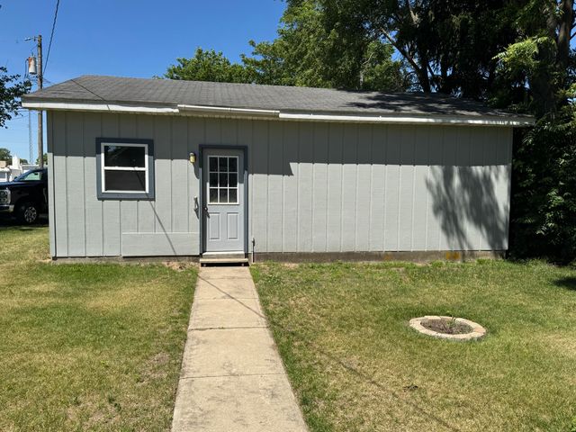804 Azalea Street SE, Demotte, IN 46310