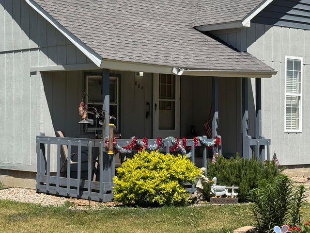 804 Azalea Street SE, Demotte, IN 46310