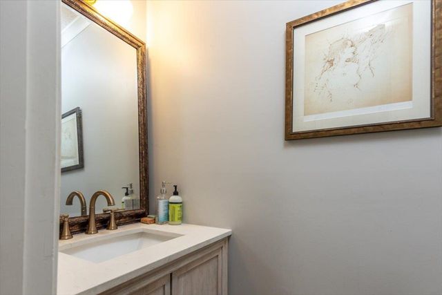 1913 RYE RD, Germantown, TN 38139