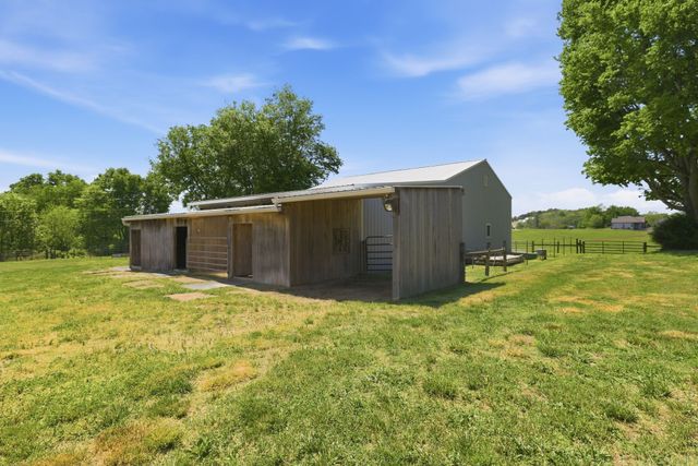 3017 Abigail Ln, Columbia, TN 38401