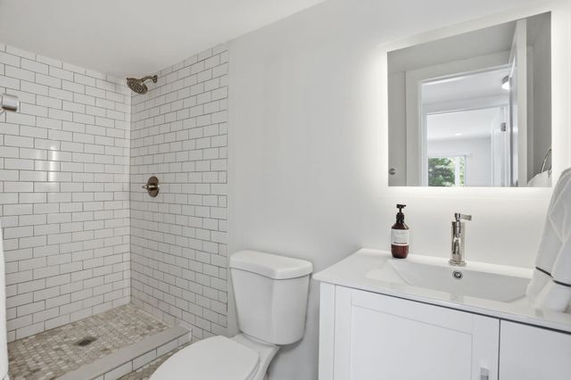 2005 Newport G, Deerfield Beach, FL 33442