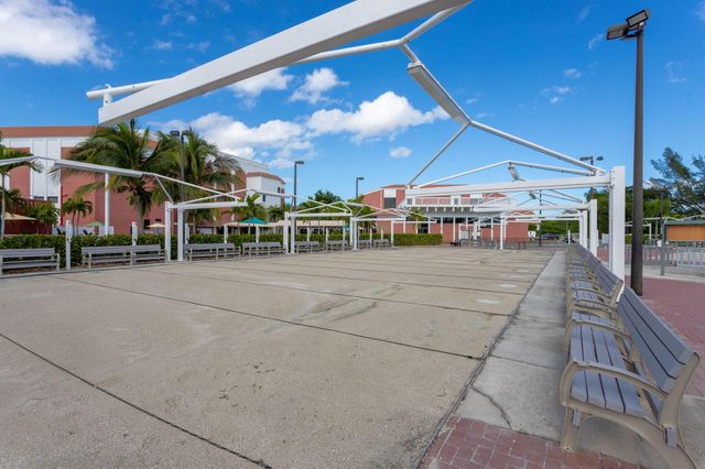 2005 Newport G, Deerfield Beach, FL 33442