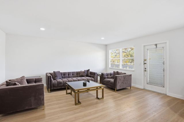 2005 Newport G, Deerfield Beach, FL 33442