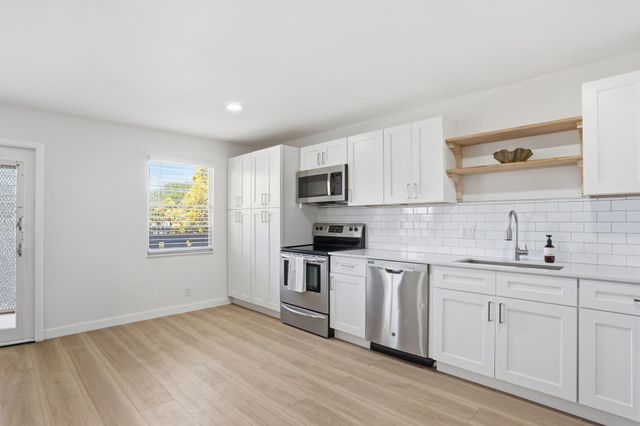 2005 Newport G, Deerfield Beach, FL 33442