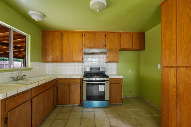 9135 Orchid Ln, Delhi, CA 95315