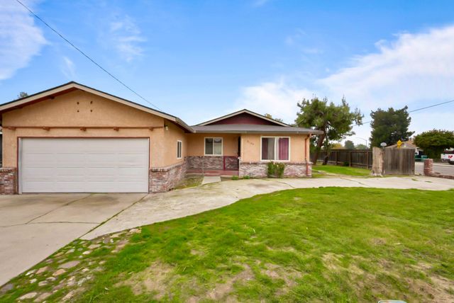 9135 Orchid Ln, Delhi, CA 95315