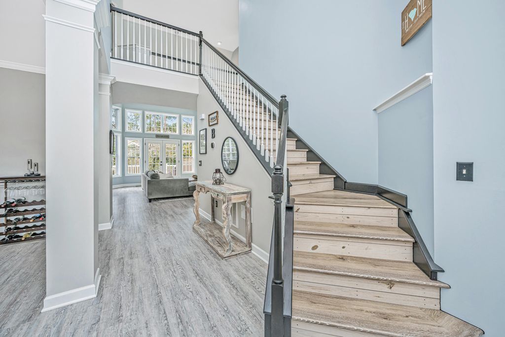 Image 13 of property listing at 1702 William Hapton Way, Mount Pleasant, SC 29466