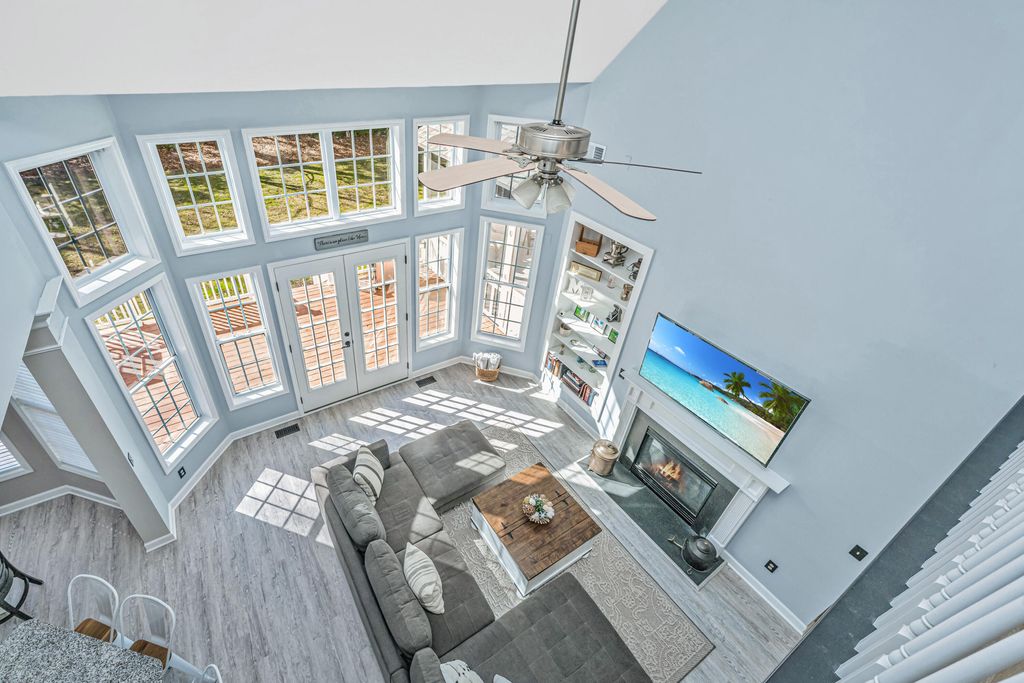 Image 18 of property listing at 1702 William Hapton Way, Mount Pleasant, SC 29466