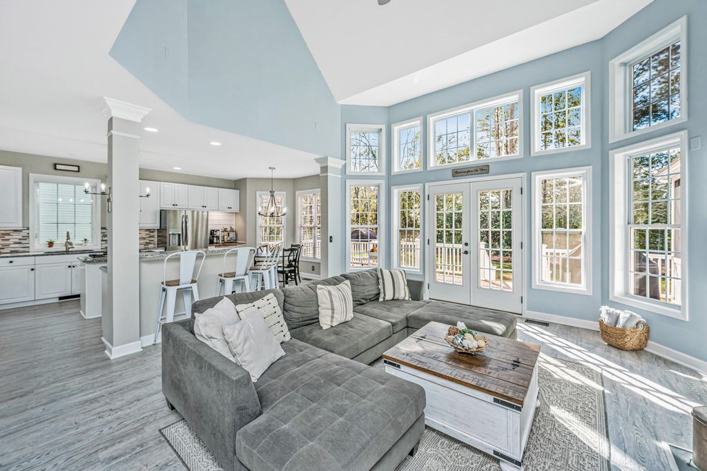 Image 3 of property listing at 1702 William Hapton Way, Mount Pleasant, SC 29466