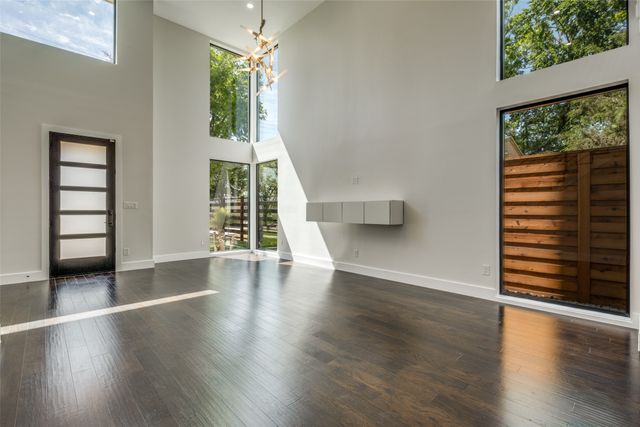 3321 Coronet Boulevard, Dallas, TX 75212