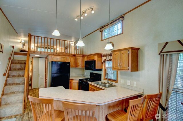 25 Drial Loop, Deming, WA 98244